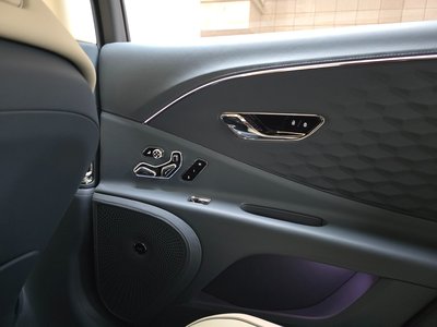 صورة 8 لـ 2025 Bentley FLYING SPUR