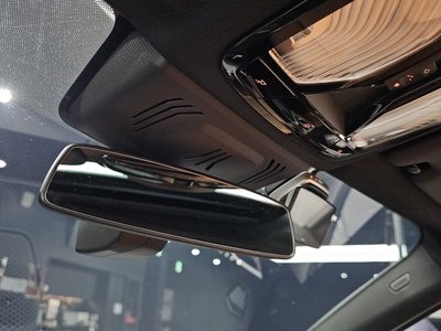 2025 BMW 3 SERIES — миниатюра 26