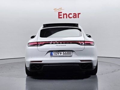 PORSCHE PANAMERA - 4