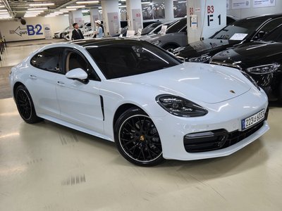 2020 Porsche PANAMERA 照片 1