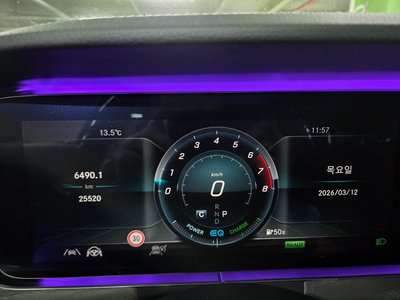 MERCEDES-BENZ CLS - 8