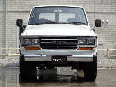 TOYOTA LAND CRUISER 60 - 4