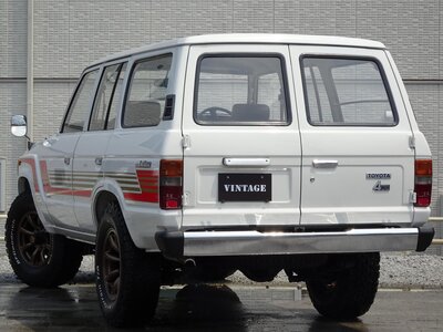 TOYOTA LAND CRUISER 60 - 9