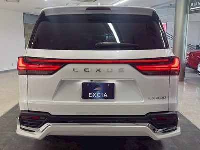 صورة 8 لـ 2025 Lexus LX