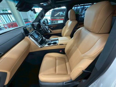 صورة مصغرة 41 لـ 2025 Lexus LX