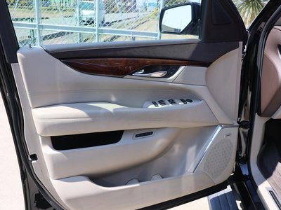 CADILLAC ESCALADE - 9