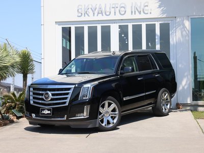 CADILLAC ESCALADE - 1