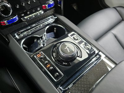 ROLLS-ROYCE CULLINAN - 9