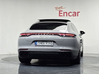 PORSCHE PANAMERA - 4