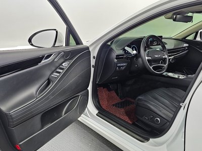 GENESIS G80 (RG3) - 10