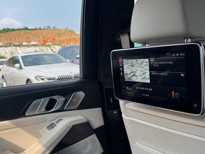 2021 BMW X7 — миниатюра 18