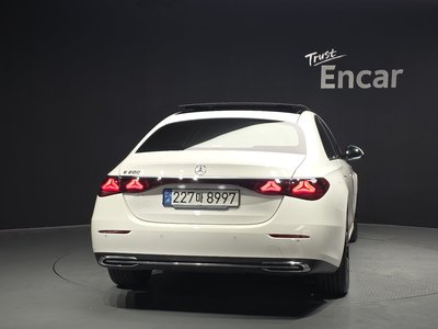 MERCEDES-BENZ E-CLASS - 3