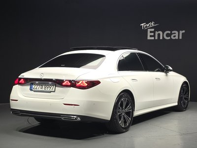 MERCEDES-BENZ E-CLASS - 4