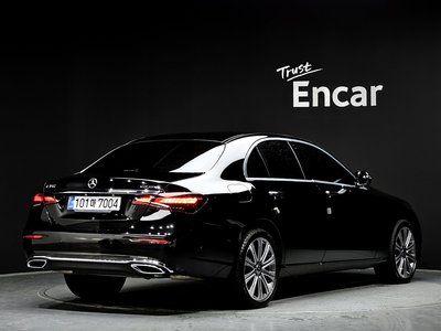 MERCEDES-BENZ E-CLASS - 4