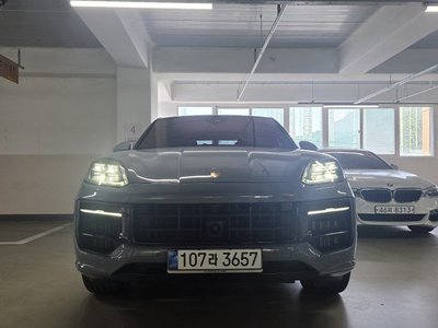 2025 Porsche CAYENNE 照片 1