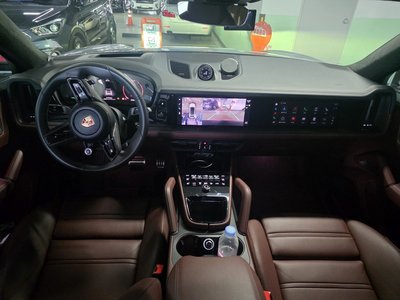 2025 Porsche CAYENNE 照片 10