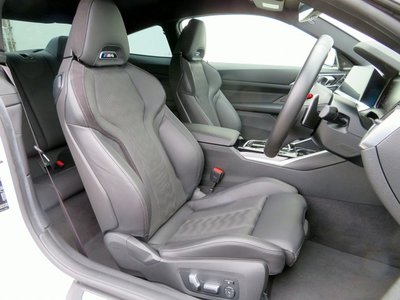 صورة 6 لـ 2021 BMW M4 COUPE