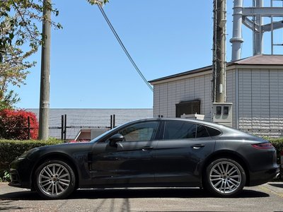 PORSCHE PANAMERA - 4