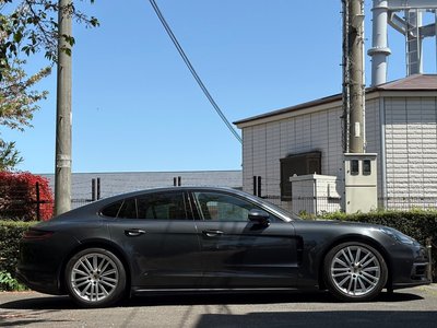 PORSCHE PANAMERA - 8