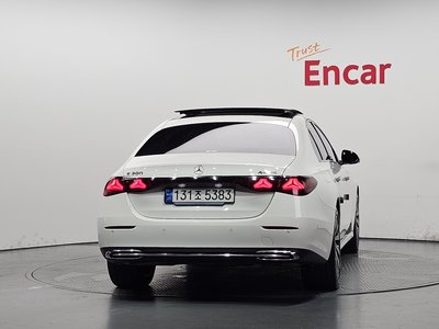 MERCEDES-BENZ E-CLASS - 3