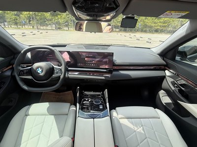 BMW 5 SERIES - 4