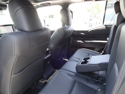 2024 Toyota LAND CRUISER 250 — миниатюра 47