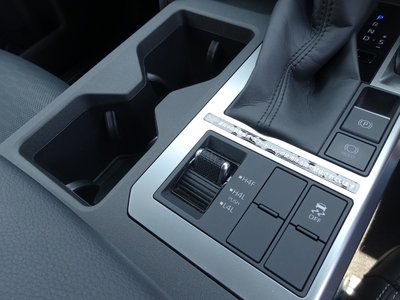 2024 Toyota LAND CRUISER 250 — миниатюра 31