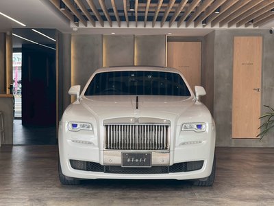 ROLLS-ROYCE GHOST