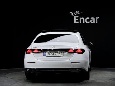 MERCEDES-BENZ E-CLASS - 3