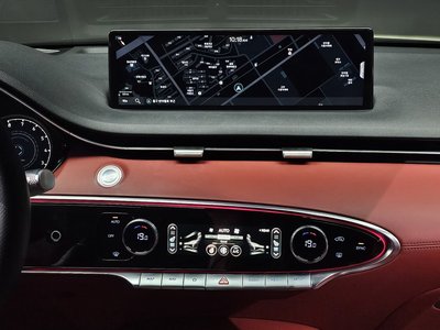 2022 Genesis GV70 — миниатюра 21