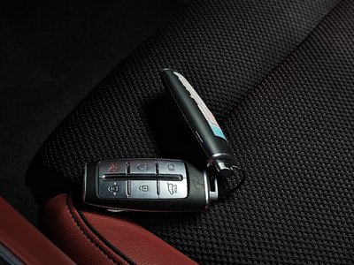 2022 Genesis GV70 — миниатюра 30