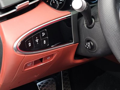 2022 Genesis GV70 — миниатюра 23