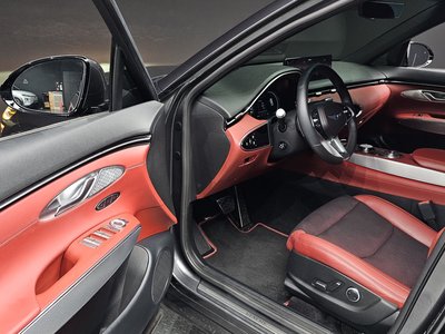 2022 Genesis GV70 — миниатюра 13