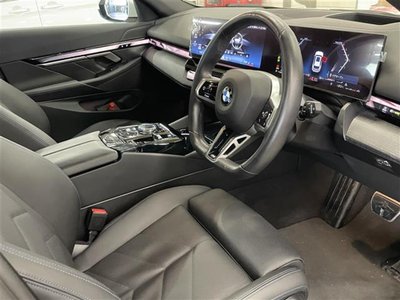 2025 BMW 5 SERIES TOURING — миниатюра 23
