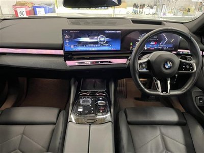 2025 BMW 5 SERIES TOURING — миниатюра 43