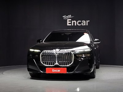 BMW 7 SERIES - 2