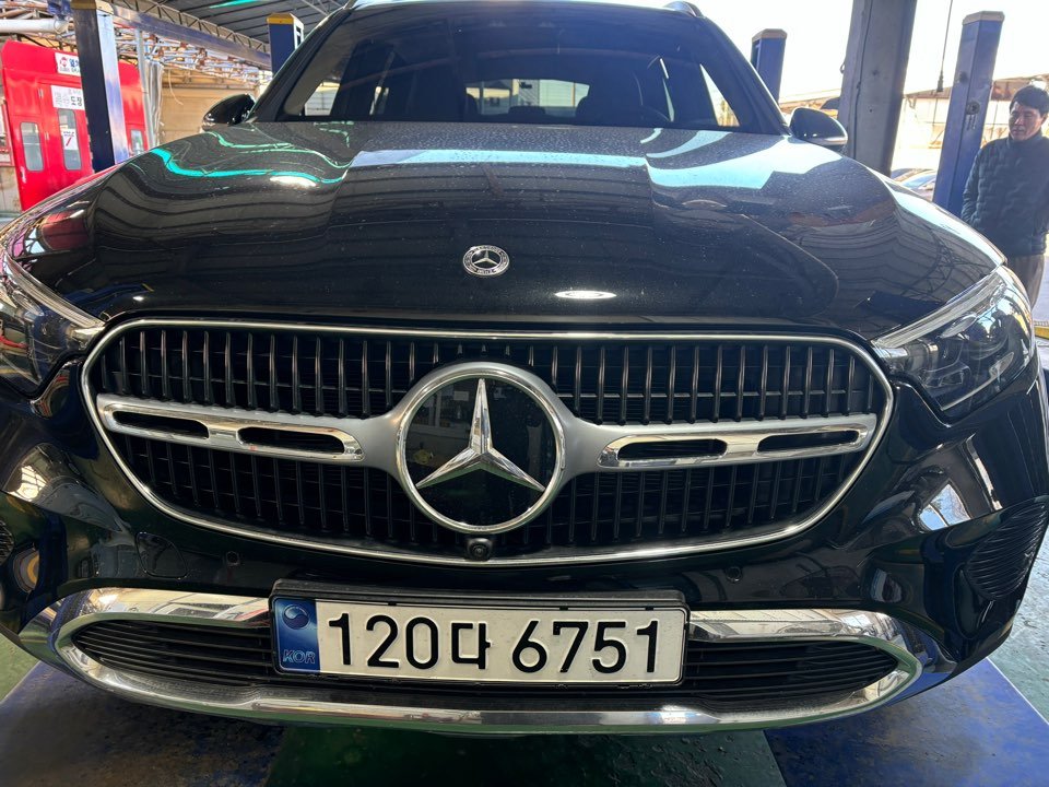 MERCEDES-BENZ GLC - View 1