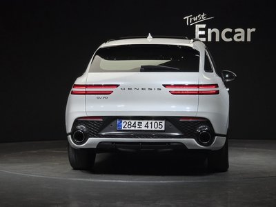 صورة 4 لـ 2024 Genesis GV70