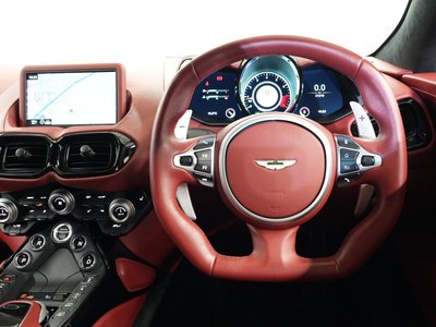 ASTON MARTIN VANTAGE - 5