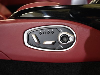 ASTON MARTIN VANTAGE - 10