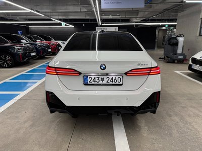 2026 BMW 5 SERIES 照片 3