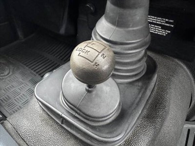 2010 LAND Rover DEFENDER 缩略图 28