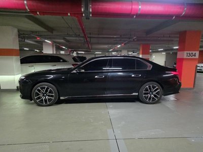 BMW 7 SERIES - 2