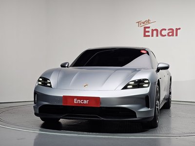 صورة 2 لـ 2025 Porsche TAYCAN