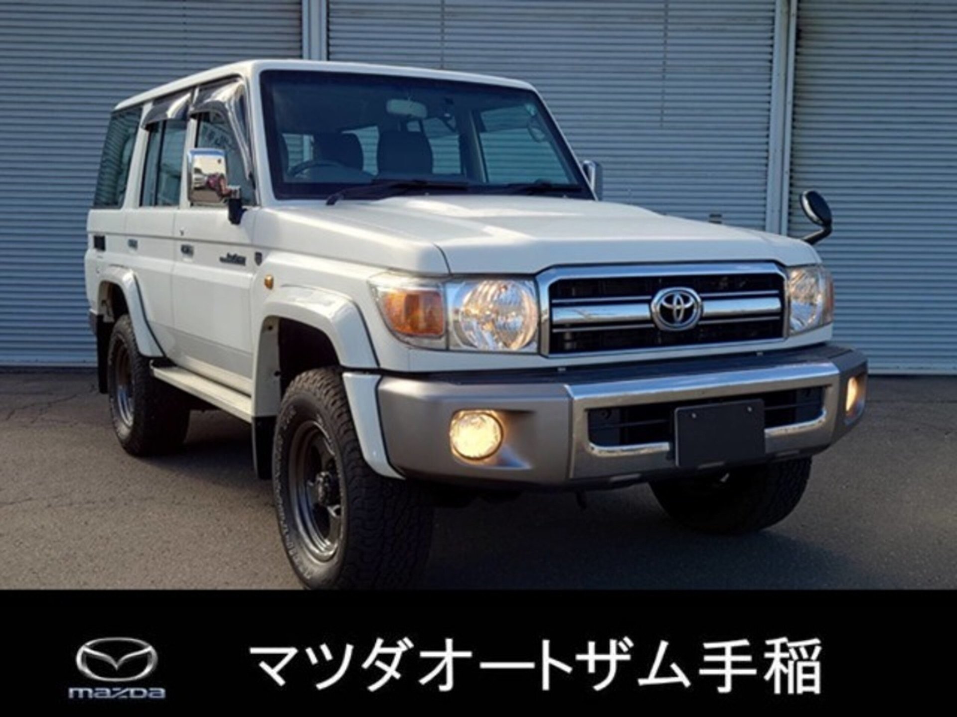 TOYOTA LAND CRUISER 70 - View 1