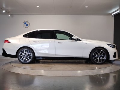 صورة مصغرة 69 لـ 2024 BMW 5 SERIES