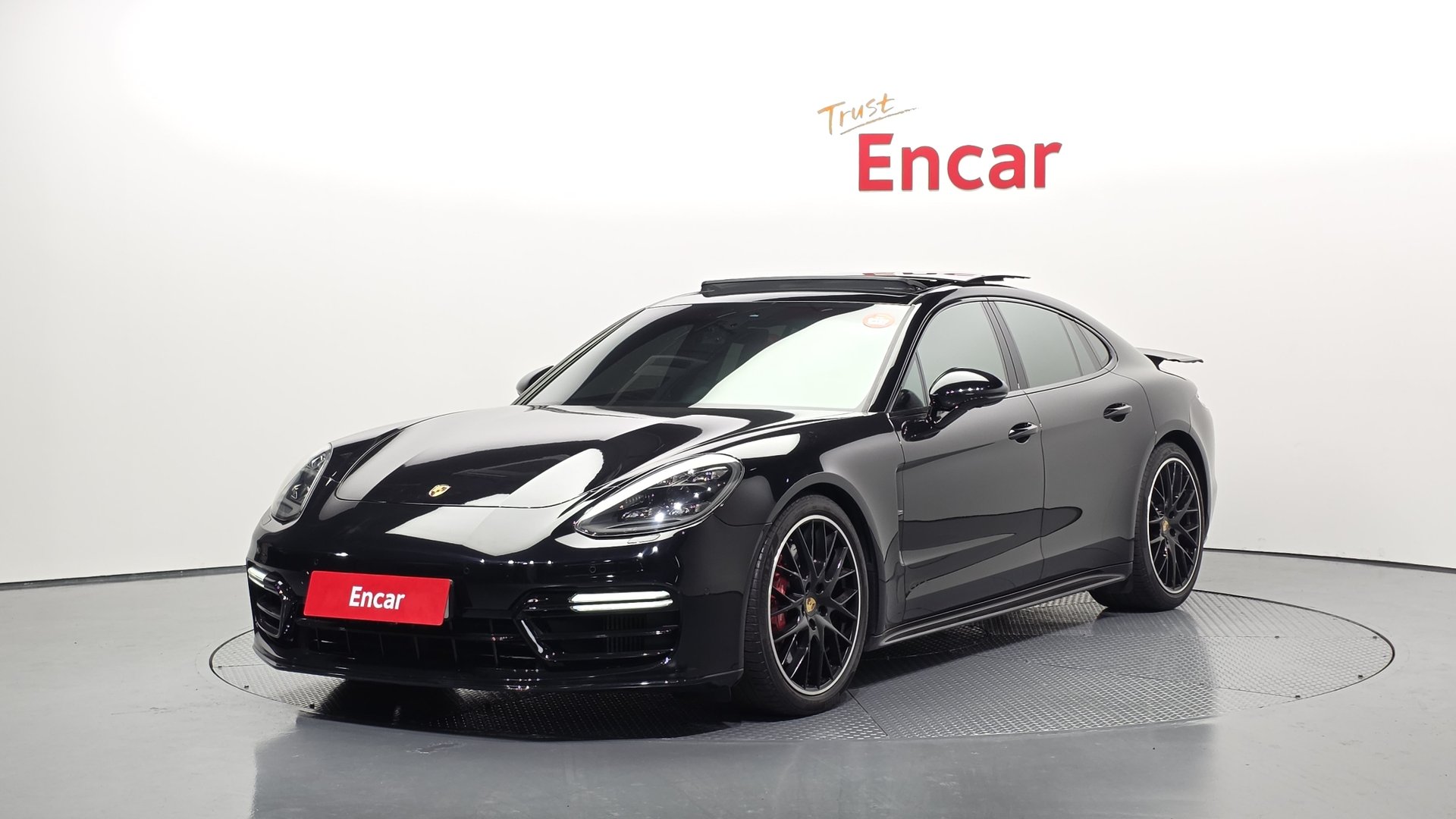 PORSCHE PANAMERA - View 1