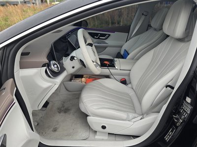 MERCEDES-BENZ EQE - 9
