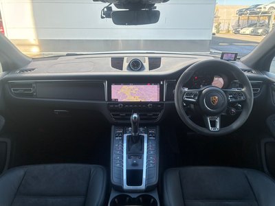 PORSCHE MACAN - 3