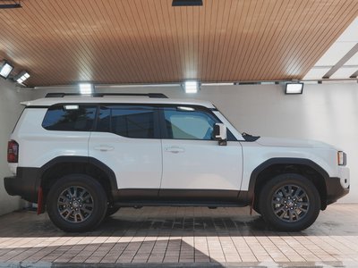 TOYOTA LAND CRUISER 250 - 7